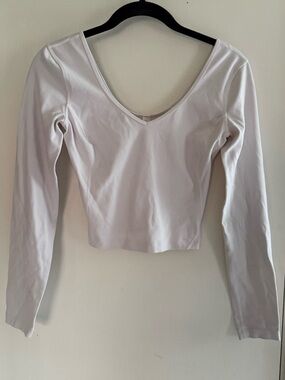 lululemon athletica White Scoop-Neck Long Sleeve Crop Top Size 2